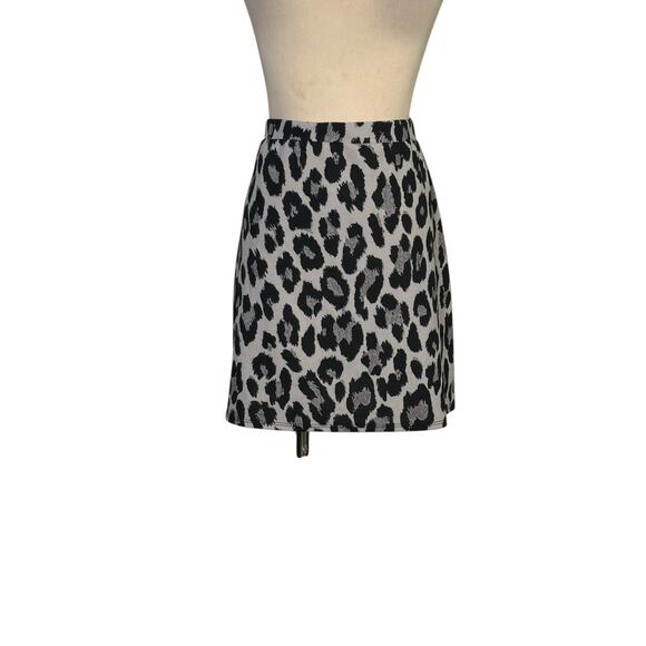 Olivia Rae gray back leopard print pull on mini skirt size Large - Picture 12 of 12
